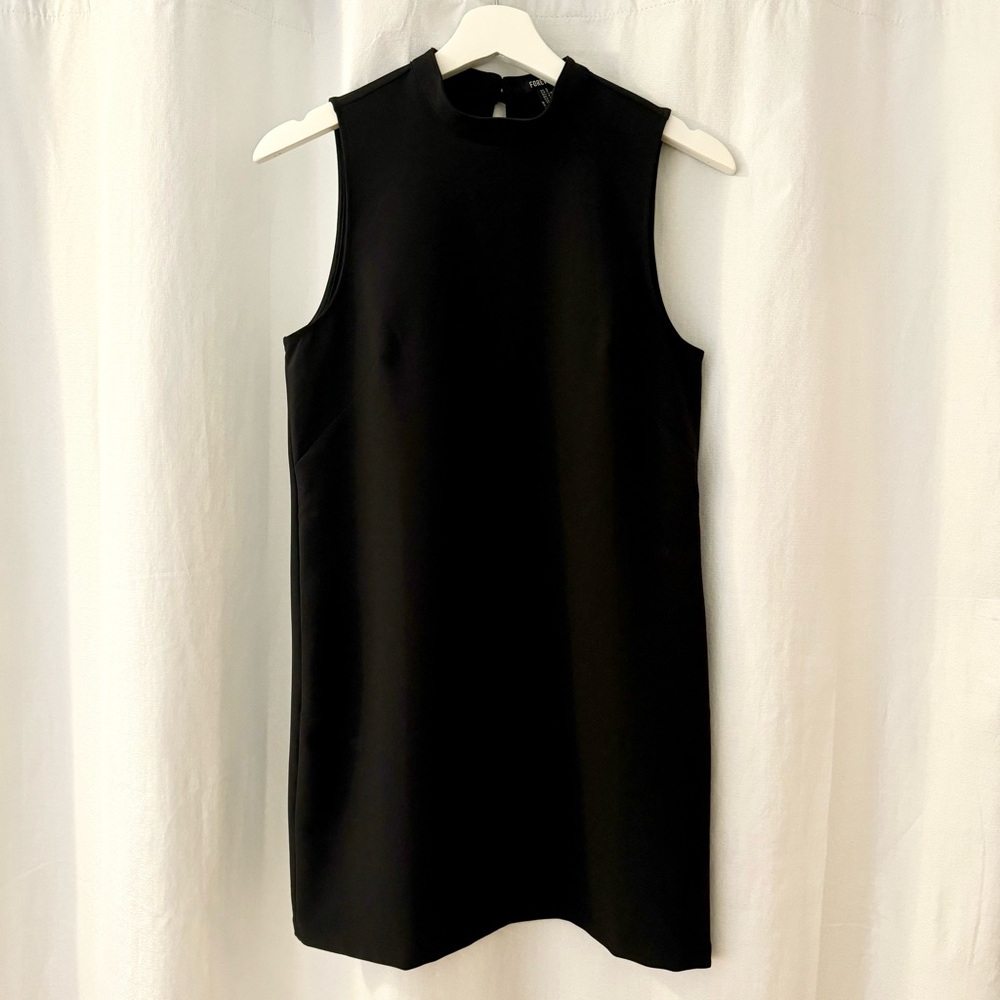 FOREVER 21 Elegant Black Sleeveless Dress